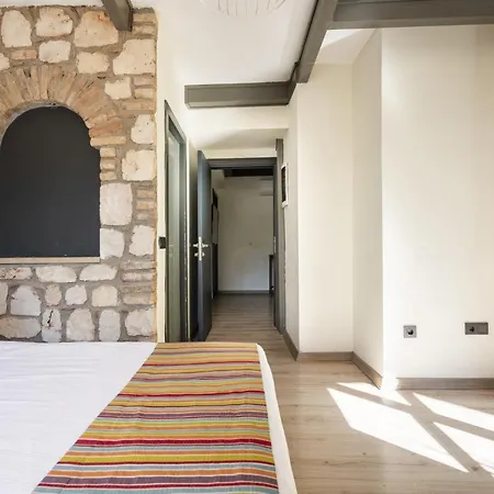 Daire Pleasant Flat Near Hadrians Gate Antalya
